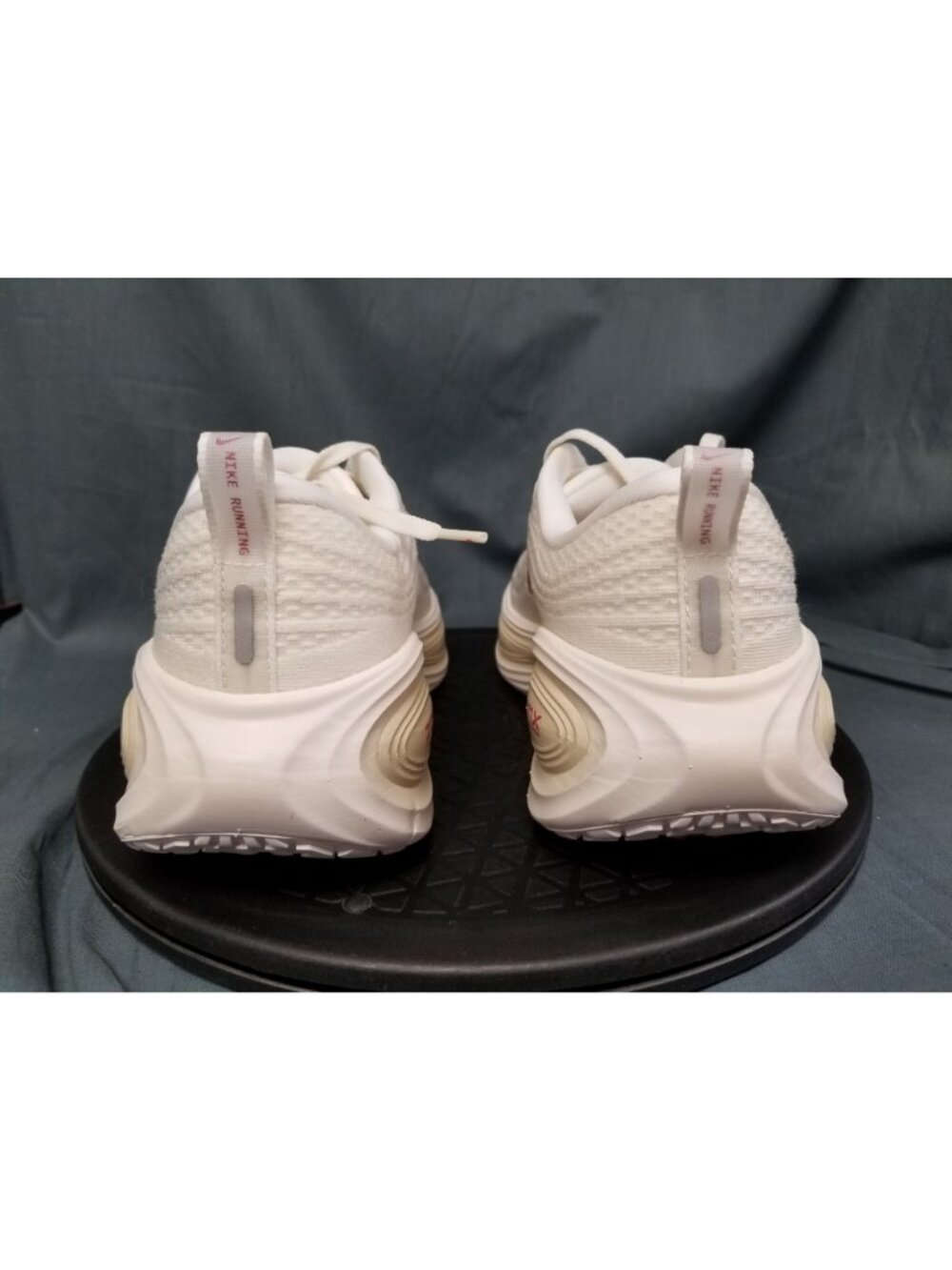 Nike Vomero Plus Sail Light Khaki Gold HV8154 109 Women's Size 9 NEW NO BOX ! - Picture 7 of 11